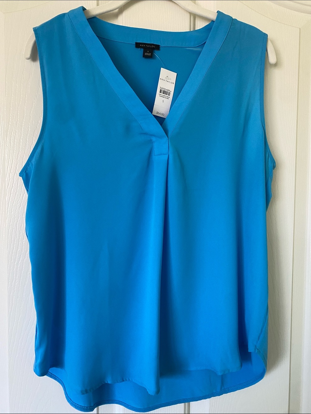 Ann Taylor Turquoise V-Neck Sleeveless Shell Top